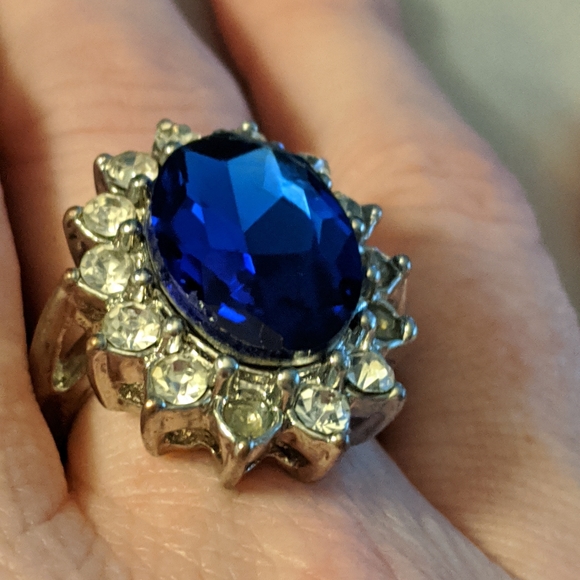 Vintage Statement Ring - Picture 7 of 10